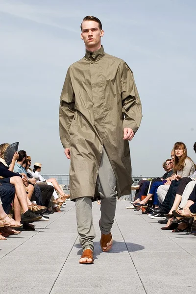 Look 19